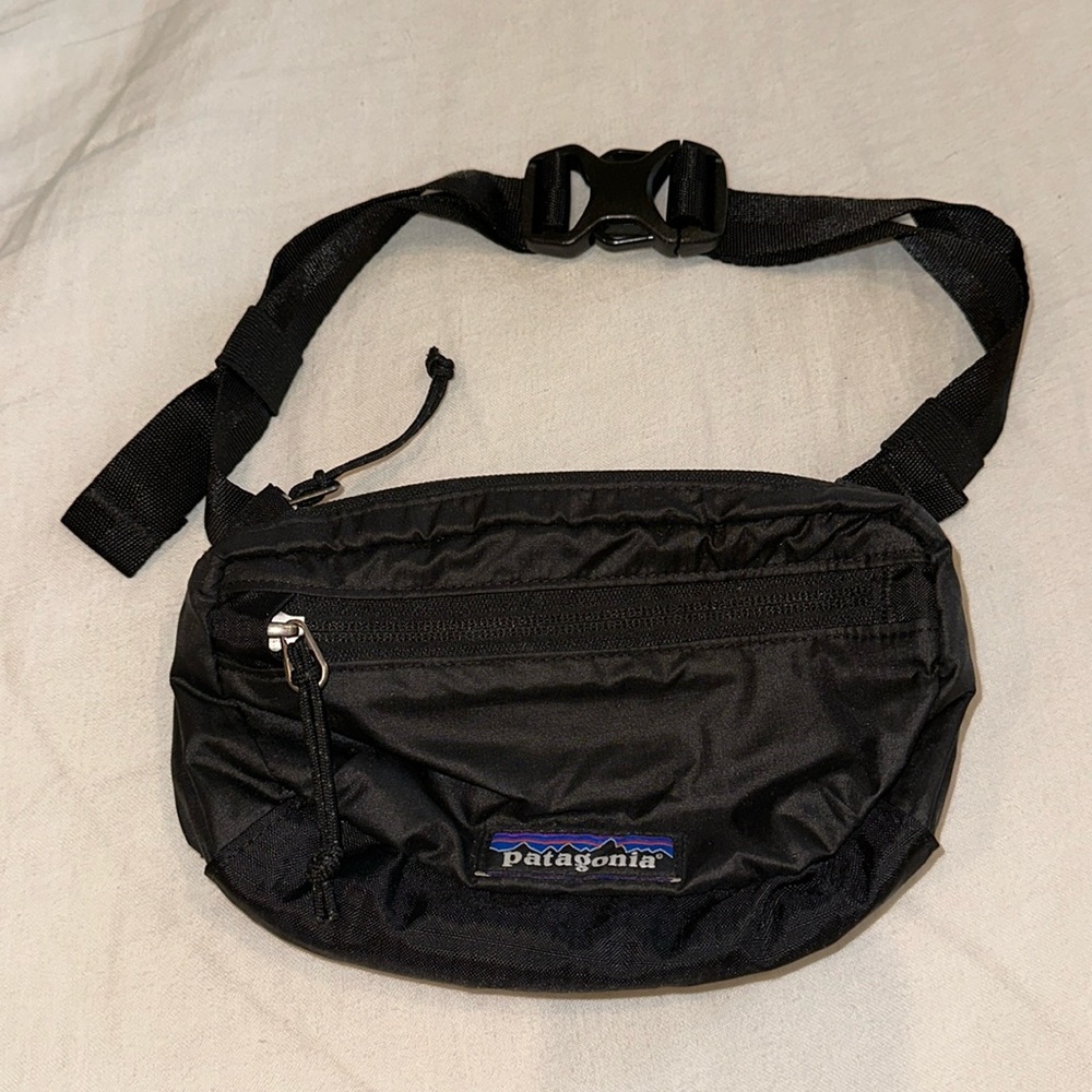 Patagonia black mini waist bag fanny pack
